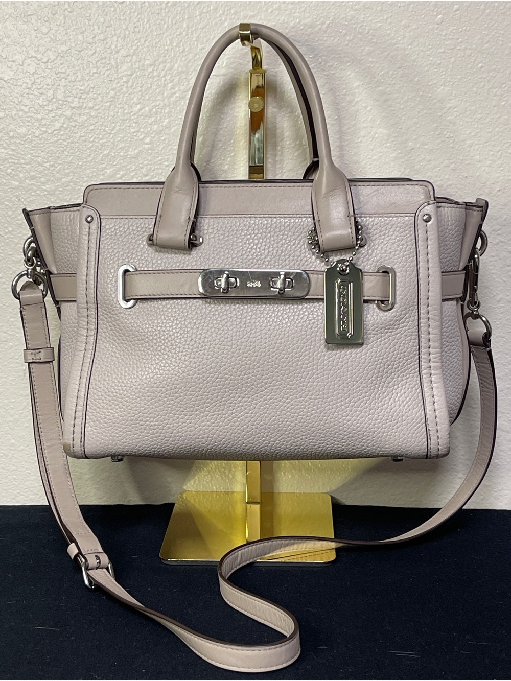 Coach Swagger 27 Pebbled Leather Satchel in Light Mauve/Taupe
